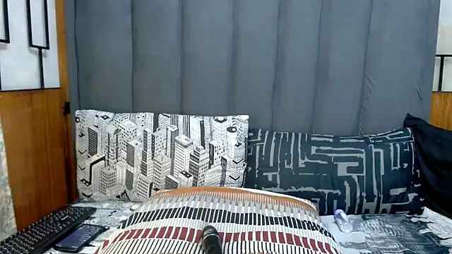 Snapshot of MrsMxx25 chatting on 9, 6, 2026 MrsMxx25 online show from 9, 6, 2026