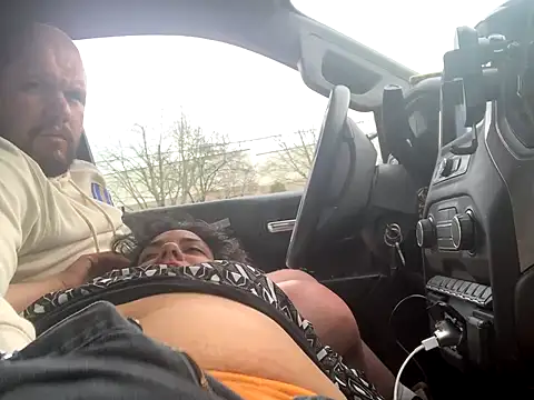 Snapshot of shakeweight chatting on 15, 12, 2025 shakeweight online show from 15, 12, 2025