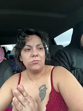 Snapshot of shakeweight chatting on 21, 12, 2025 shakeweight online show from 21, 12, 2025