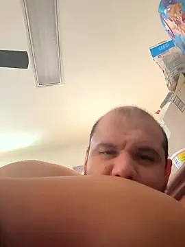 Snapshot of shakeweight chatting on 9, 1, 2026 shakeweight online show from 9, 1, 2026