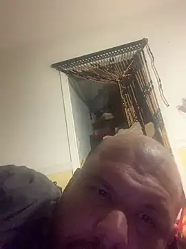 Snapshot of shakeweight chatting on 11, 2, 2026 shakeweight online show from 11, 2, 2026