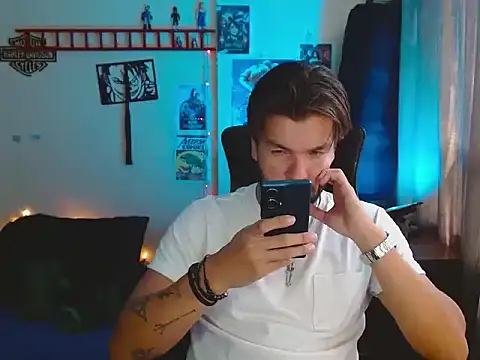 Snapshot of cortelioni_massimo_ chatting on 24, 10, 2025 cortelioni massimo online show from 24, 10, 2025