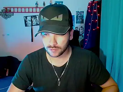 Snapshot of cortelioni_massimo_ chatting on 8, 11, 2025 cortelioni massimo online show from 8, 11, 2025