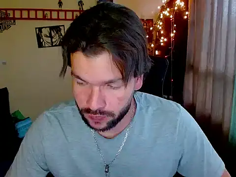 Snapshot of cortelioni_massimo_ chatting on 2, 12, 2025 cortelioni massimo online show from 2, 12, 2025