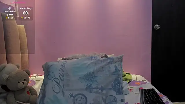 Snapshot of AndreaSweet2 chatting on 21, 12, 2025 AndreaSweet2 online show from 21, 12, 2025