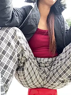 Huong-Ly online show from 20, 12, 2025