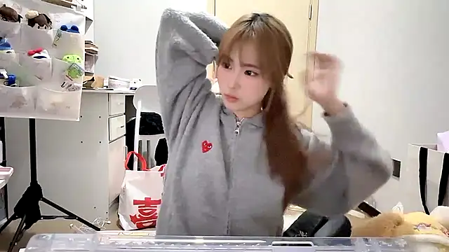 Snapshot of Ann-cookie chatting on 25, 11, 2025 Ann-cookie online show from 25, 11, 2025