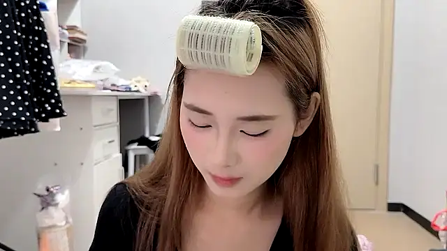 Snapshot of Ann-cookie chatting on 4, 12, 2025 Ann-cookie online show from 4, 12, 2025