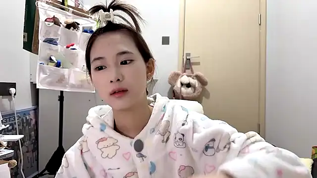 Snapshot of Ann-cookie chatting on 17, 12, 2025 Ann-cookie online show from 17, 12, 2025