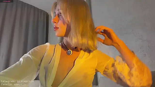 KittenFang online show from 24, 7, 2026