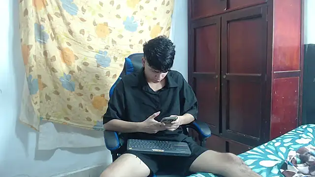 alice julls online show from 6, 6, 2026