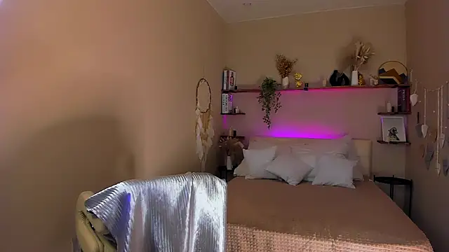 MaryRosenberg online show from 10, 10, 2025