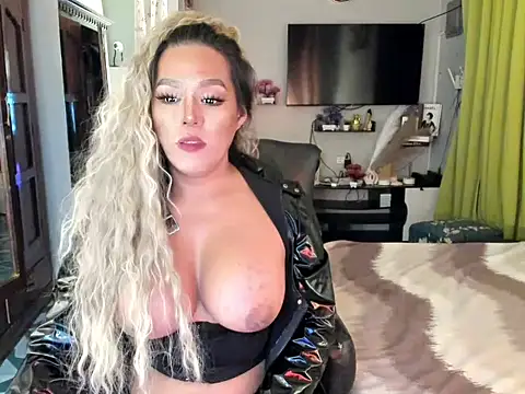 Snapshot of Queen_Angela6 chatting on 16, 10, 2025 Queen Angela6 online show from 16, 10, 2025