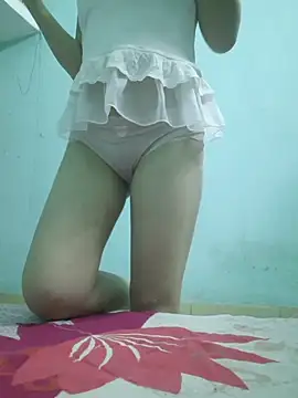 Emi Fujin online show from 13, 11, 2025