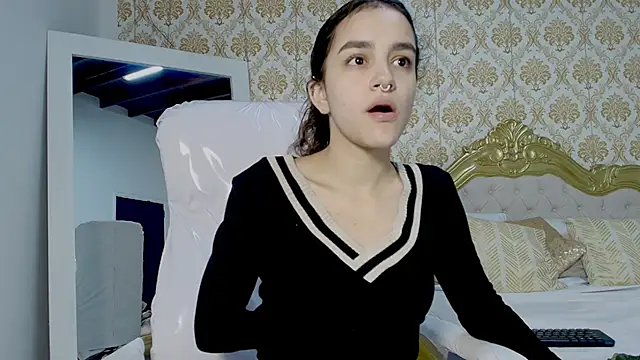 JessB  online show from 4, 10, 2025