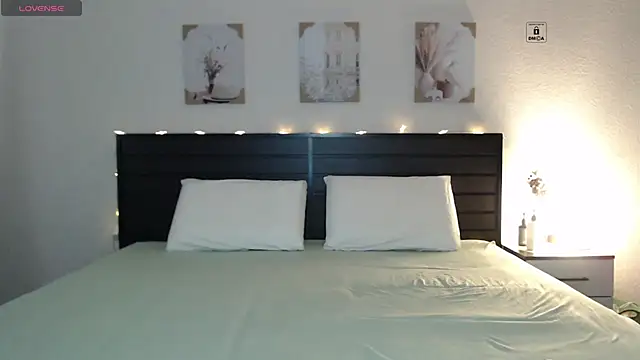 BL0NDE babe online show from 5, 4, 2026