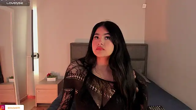 Emma  clark  online show from 21, 4, 2026