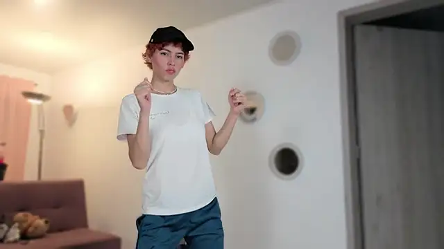 Snapshot of colette_e chatting on 22, 11, 2025 colette e online show from 22, 11, 2025