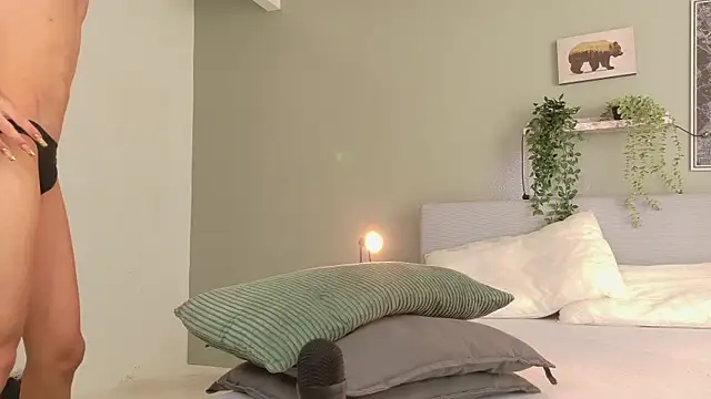 Nickifox   online show from 6, 10, 2025