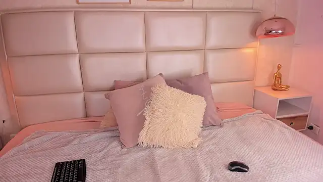 Snapshot of Natt_Clark chatting on 24, 10, 2025 Natt Clark online show from 24, 10, 2025