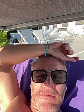 Axl hot online show from 9, 4, 2026