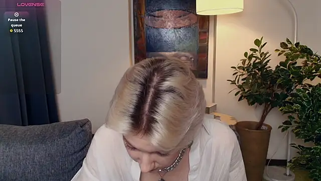 Snapshot of OdelynaAsp chatting on 5, 12, 2025 OdelynaAsp online show from 5, 12, 2025