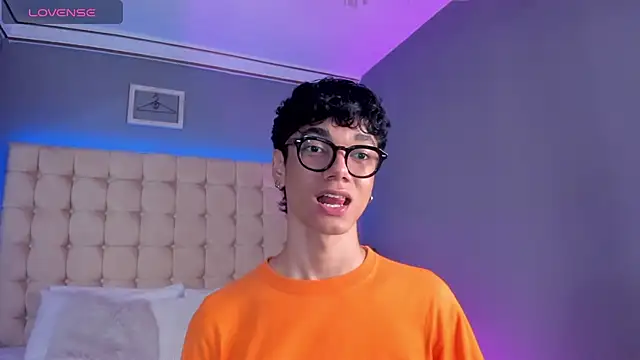 Snapshot of Phillicious__ chatting on 16, 9, 2025 Phillicious online show from 16, 9, 2025