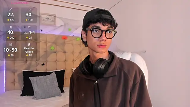 Snapshot of Phillicious__ chatting on 15, 10, 2025 Phillicious online show from 15, 10, 2025