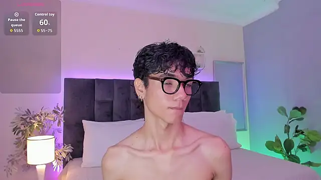 Snapshot of Phillicious__ chatting on 14, 12, 2025 Phillicious online show from 14, 12, 2025