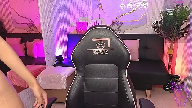 artemiss tay online show from 24, 4, 2026