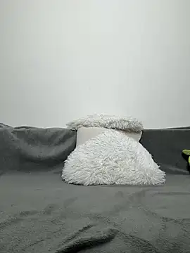 MiaKiittyy online show from 7, 4, 2026