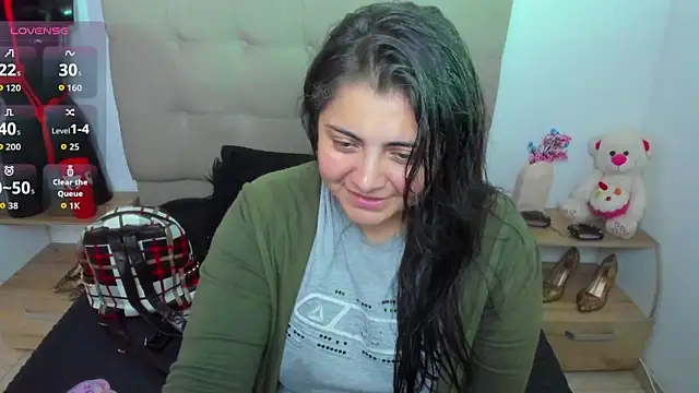 TifanyAmazinng online show from 4, 11, 2025