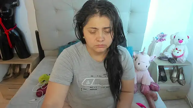 TifanyAmazinng online show from 27, 11, 2025