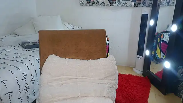 SweetCatheryne online show from 13, 7, 2026
