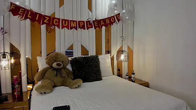 ValeriaPrado online show from 14, 11, 2025