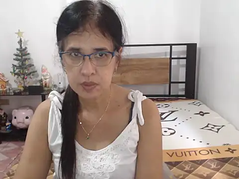 Prettysweetmum online show from 11, 6, 2026