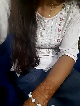 Aarti-kumri online show from 18, 10, 2025