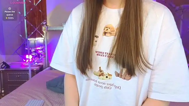 Kelly Cartier online show from 7, 10, 2025