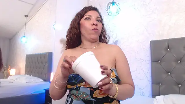 Snapshot of Serena_Houstonn chatting on 13, 5, 2026 Serena Houstonn online show from 13, 5, 2026