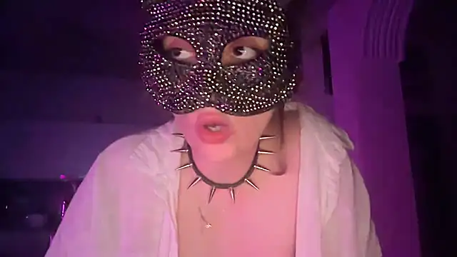 Snapshot of Lunahadidd chatting on 5, 3, 2026 Lunahadidd online show from 5, 3, 2026