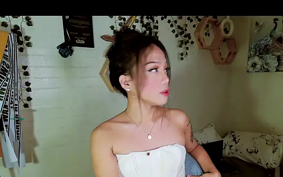 YourNikkieXxx online show from 16, 9, 2025