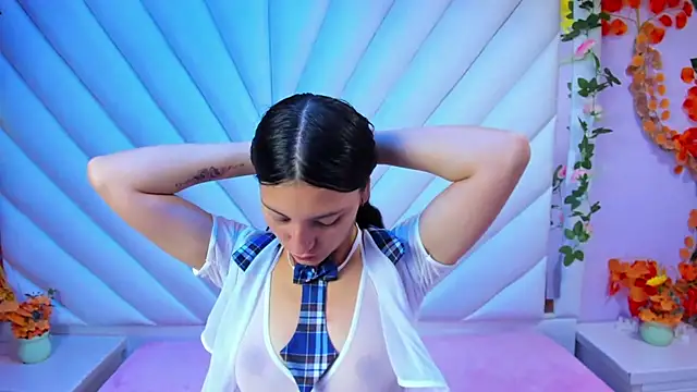  Luna Bennett online show from 29, 10, 2025