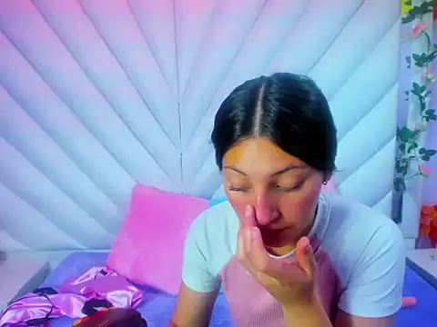  Luna Bennett online show from 19, 11, 2025