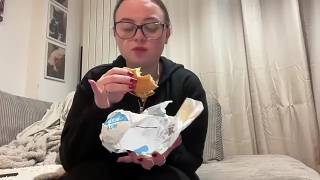 SexySashaxox online show from 12, 2, 2026