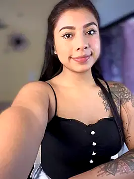 Snapshot of charlotte_queen1320 chatting on 13, 11, 2025 charlotte queen1320 online show from 13, 11, 2025