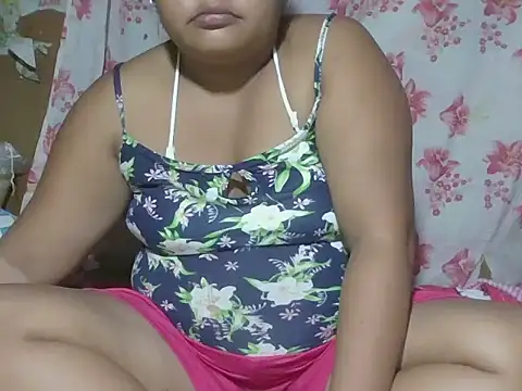 Snapshot of hot_mom13 chatting on 9, 9, 2025 hot mom13 online show from 9, 9, 2025