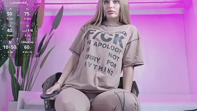 KaseyQuinn  online show from 19, 4, 2026