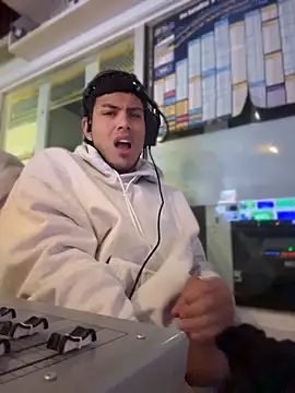 StrokingDaddy4 online show from 23, 4, 2026