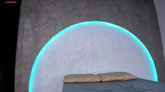 ReinaChloe online show from 20, 3, 2026