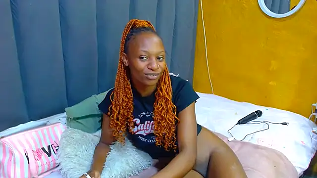 LonelyQueenxx25 online show from 25, 6, 2026